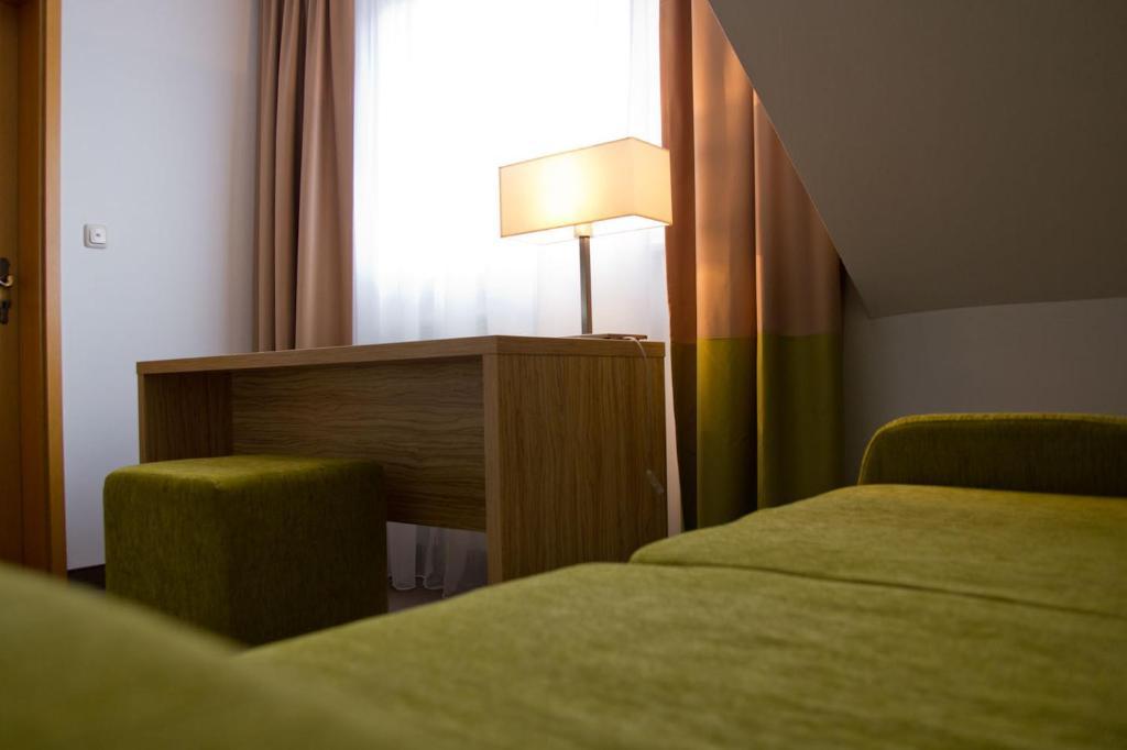 Trabelsdorf Altes Kurhaus Landhotel חדר תמונה