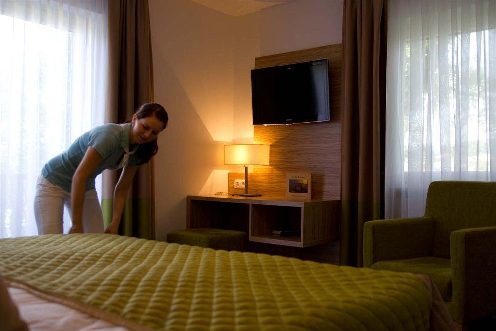 Trabelsdorf Altes Kurhaus Landhotel מראה חיצוני תמונה