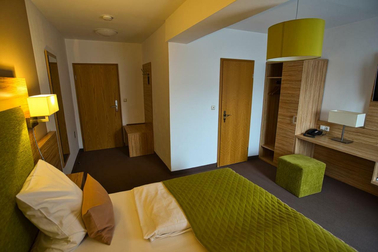 Trabelsdorf Altes Kurhaus Landhotel מראה חיצוני תמונה
